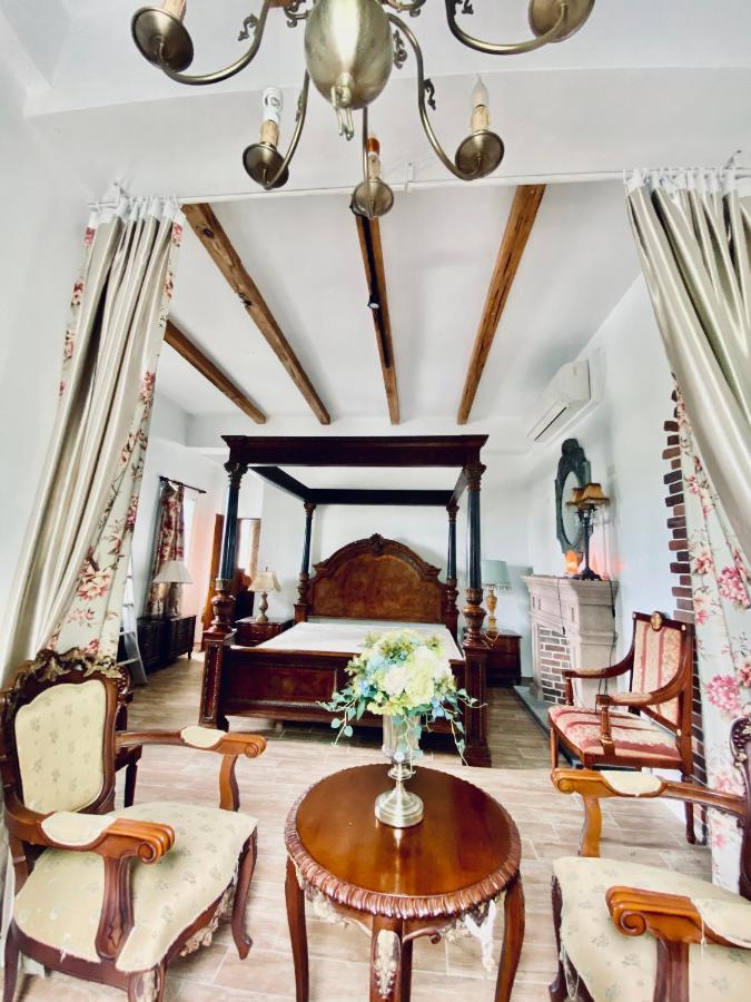 法國小古堡- 包棟-Chateau De France Уцзе Экстерьер фото