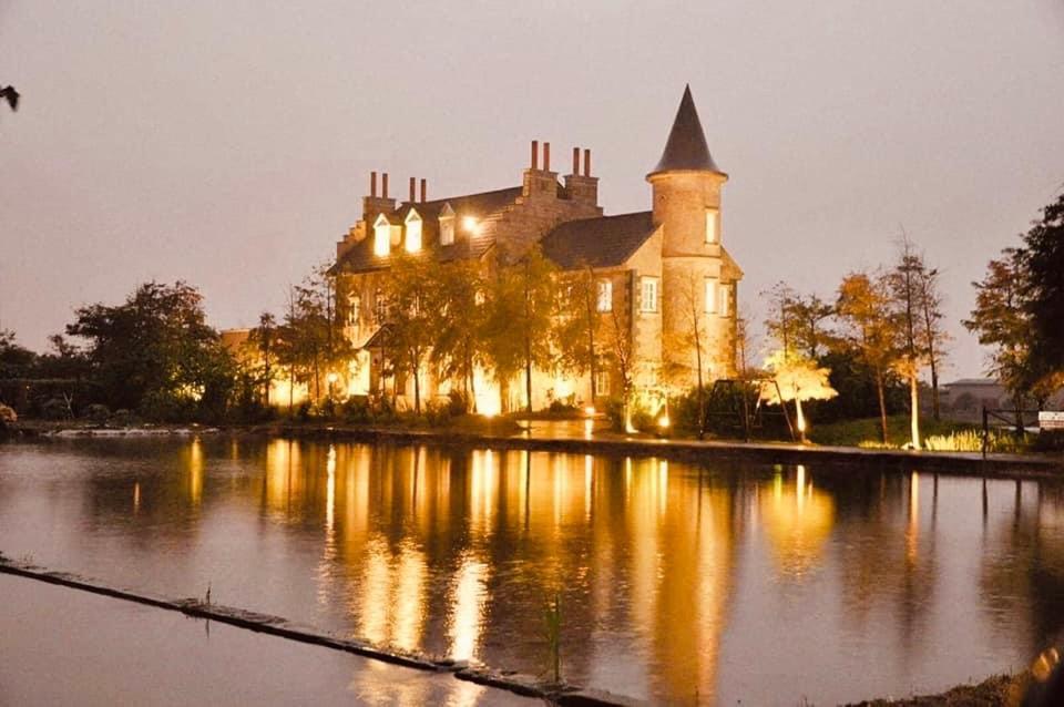 法國小古堡- 包棟-Chateau De France Уцзе Экстерьер фото